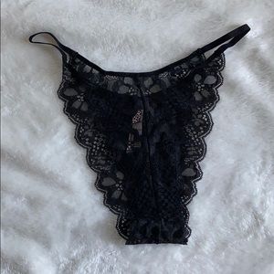 String Brazilian cheeky